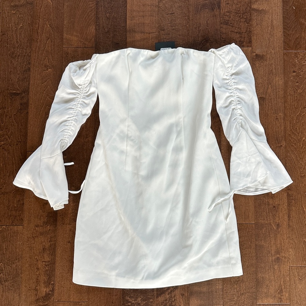 New with tag! Marciano Off-Shoulder White Long Sleeve Dress